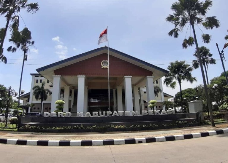 Sorotan DPRD terhadap arah kebijakan anggaran Kabupaten Bekasi 2026 yang dinilai belum menyentuh kebutuhan mendesak masyarakat.