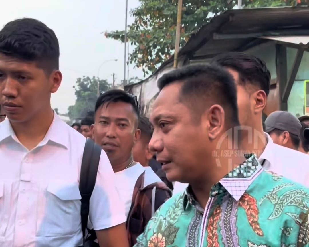 Plt Bupati Bekasi Asep Surya Atmaja menekankan pencegahan pungutan liar dalam relokasi pedagang pasar tumpah Cikarang menuju Pasar Baru.