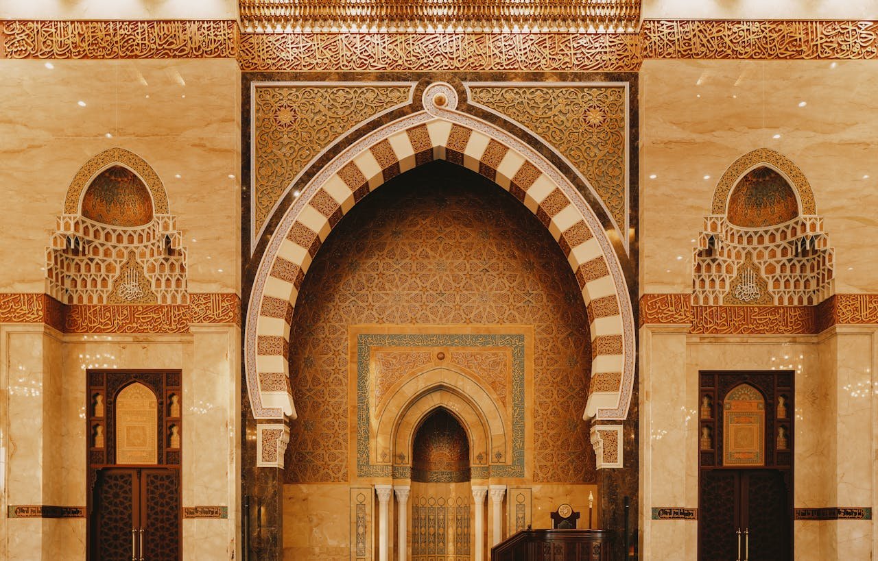 Ilustrasi suasana sahur Ramadhan 2026 di Jakarta dan sekitarnya menjelang waktu imsakiyah dan Subuh.