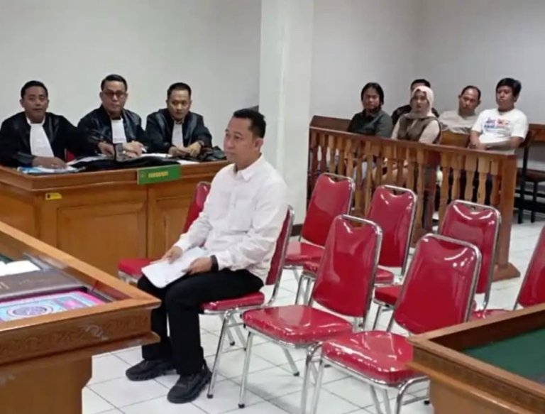 Sidang perkara dugaan korupsi proyek pemerintah daerah digelar di Pengadilan Tipikor Bandung, dengan terdakwa pengusaha asal Bekasi, Sarjan.