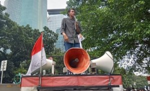 Gedung Pemerintah Kabupaten Bekasi menjadi sorotan setelah penunjukan dua pejabat oleh Plt Bupati Bekasi menuai kritik dari sejumlah elemen masyarakat.