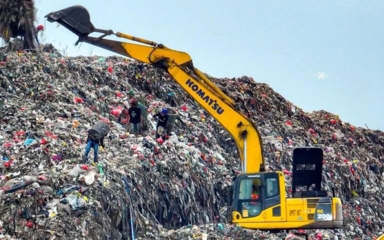 Pemprov DKI Jakarta menargetkan operasional TPST Bantar Gebang Bekasi kembali normal dalam satu pekan setelah longsor di zona 4A. Penanganan longsoran dan perbaikan infrastruktur sedang dilakukan.