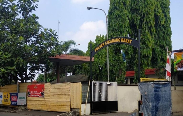 Layanan penitipan kendaraan gratis di kantor Polres Metro Bekasi dan sejumlah polsek di Kabupaten Bekasi disiapkan untuk membantu warga yang mudik Lebaran 2026 agar kendaraan tetap aman.