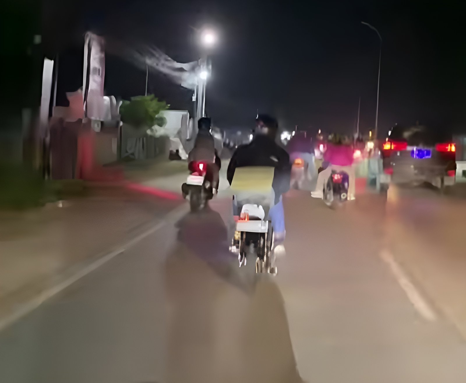 Ilustrasi arus pemudik melintas di jalur Pantura Bekasi yang menjadi salah satu rute utama kendaraan roda dua saat mudik Lebaran.