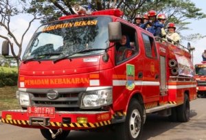 Petugas pemadam kebakaran mengingatkan warga untuk memastikan keamanan rumah sebelum ditinggal mudik Lebaran.