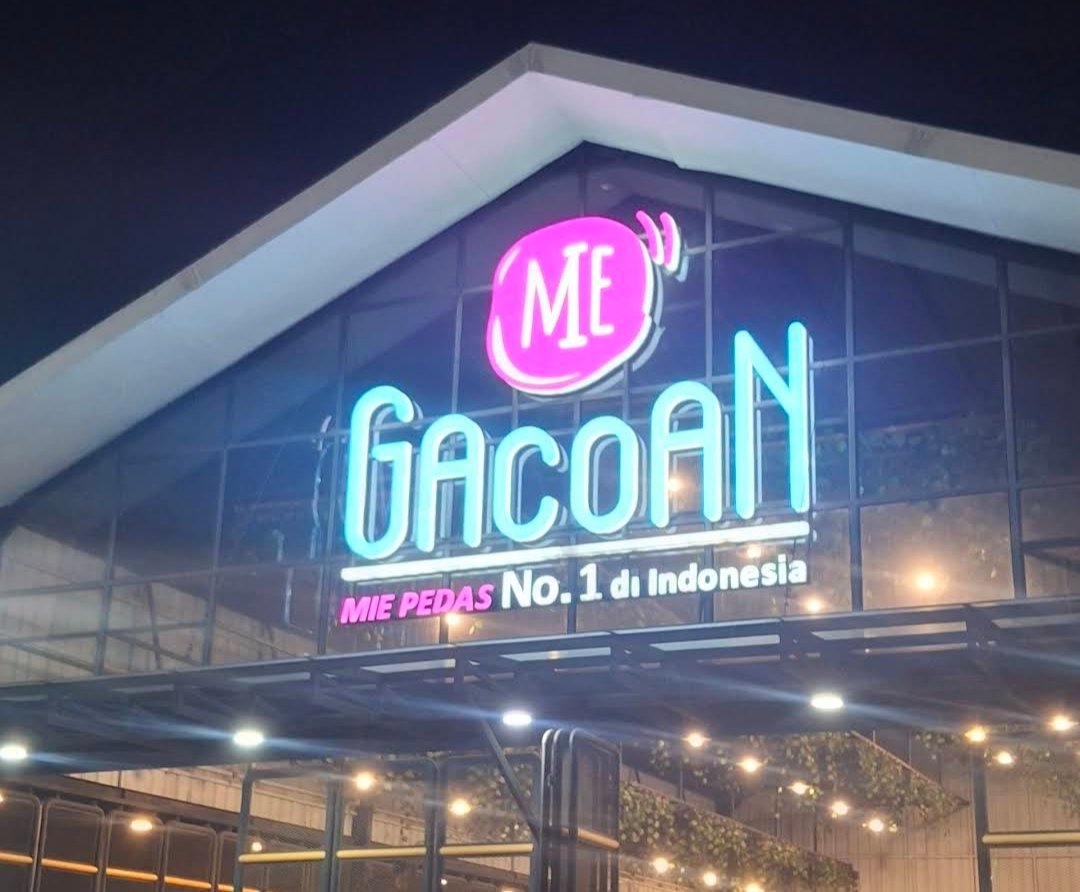 Seorang karyawan gerai mie di Medan viral usai disebut diminta resign saat izin menjaga orang tua sakit.