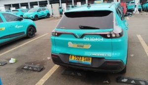 Ilustrasi taksi listrik yang disebut terlibat dalam insiden kecelakaan kereta di Bekasi Timur.