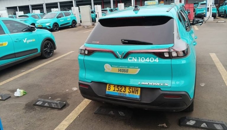 Ilustrasi taksi listrik yang disebut terlibat dalam insiden kecelakaan kereta di Bekasi Timur.