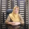 Plt Kepala DP3A Kabupaten Bekasi, Titin Patimah, saat memberikan keterangan terkait upaya perlindungan anak di ruang digital di Cikarang Pusat.