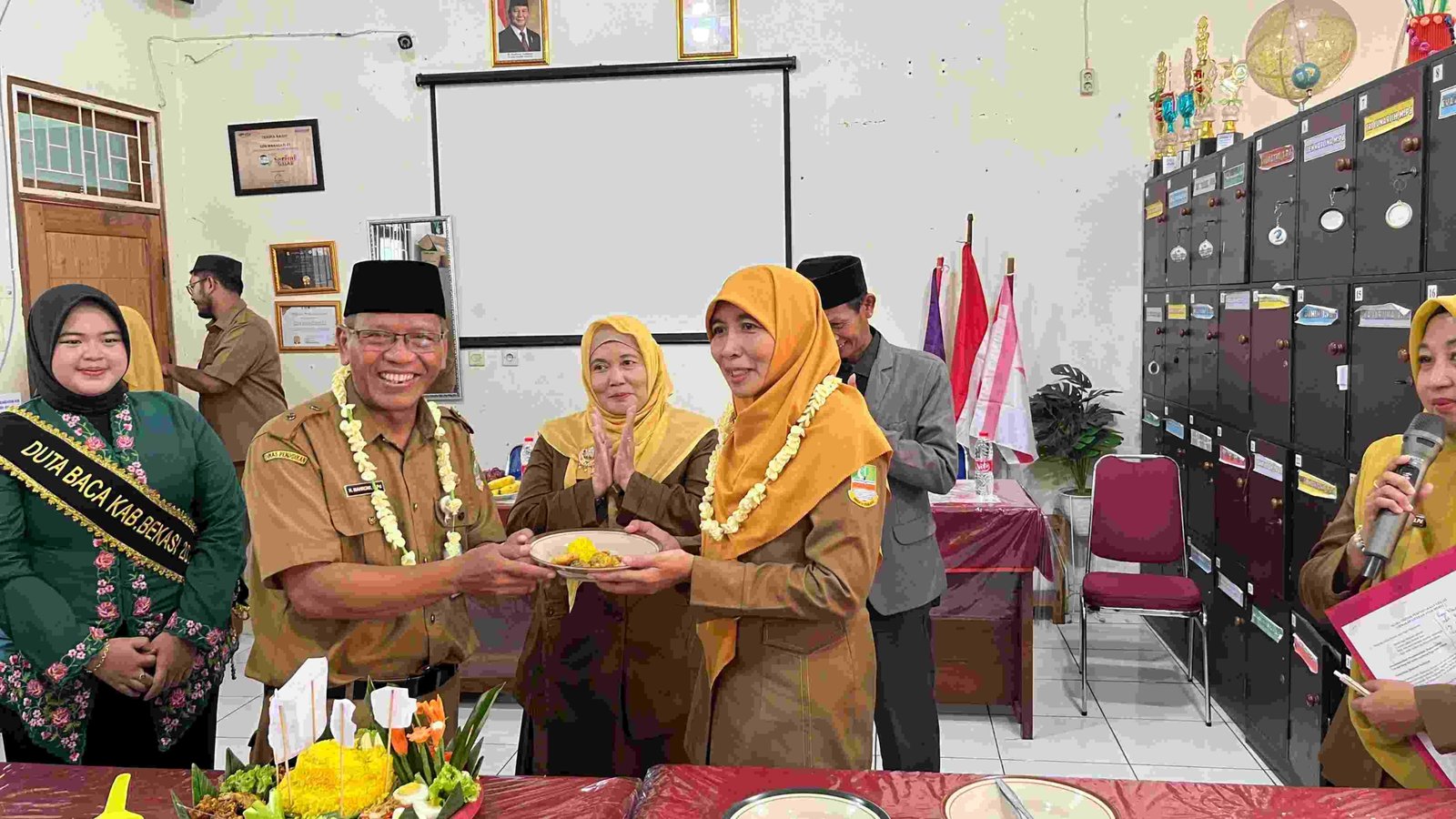 Peresmian perpustakaan ramah anak di SDN Wanasari 01 Cibitung sebagai upaya memperkuat budaya literasi di lingkungan sekolah.