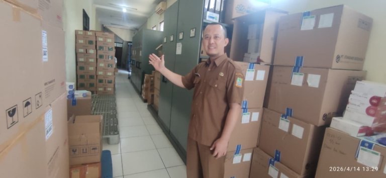 Kapasitas gudang UPTD Farmasi di Kabupaten Bekasi dinilai tidak mampu menampung lonjakan kebutuhan obat dan bahan medis habis pakai yang terus meningkat.