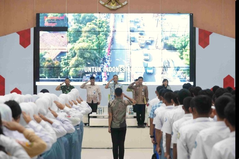 Sekda Kabupaten Bekasi Endin Samsudin membuka seleksi Paskibraka 2026 yang diikuti ratusan pelajar dari 22 kecamatan di Gedung Wibawamukti.q