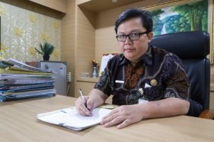 Kepala Dinas Kesehatan Kabupaten Bekasi memastikan ketersediaan stok obat di gudang farmasi dan puskesmas dalam kondisi aman sepanjang 2026.