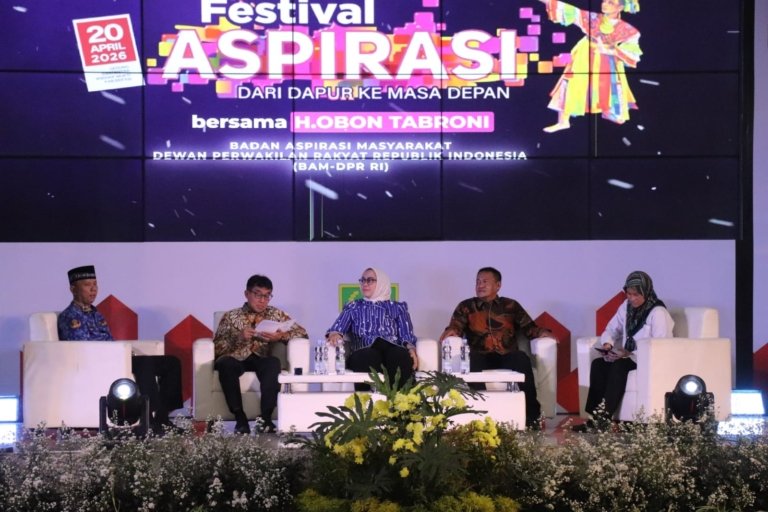 Sekda Kabupaten Bekasi Endin Samsudin menghadiri Festival Aspirasi DPR RI bertema “Dari Dapur ke Masa Depan” di Gedung Wibawa Mukti, Cikarang Pusat.