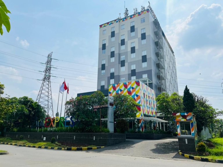 Zuri Express Lippo Cikarang Hadirkan “Graduation Package” Mulai IDR 150.000 Nett/Pax untuk Rayakan Momen Spesial Kelulusan