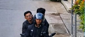 Rekaman CCTV memperlihatkan tiga pelaku curanmor yang beraksi di Perumahan MCR 2 Sukatani, Kabupaten Bekasi.