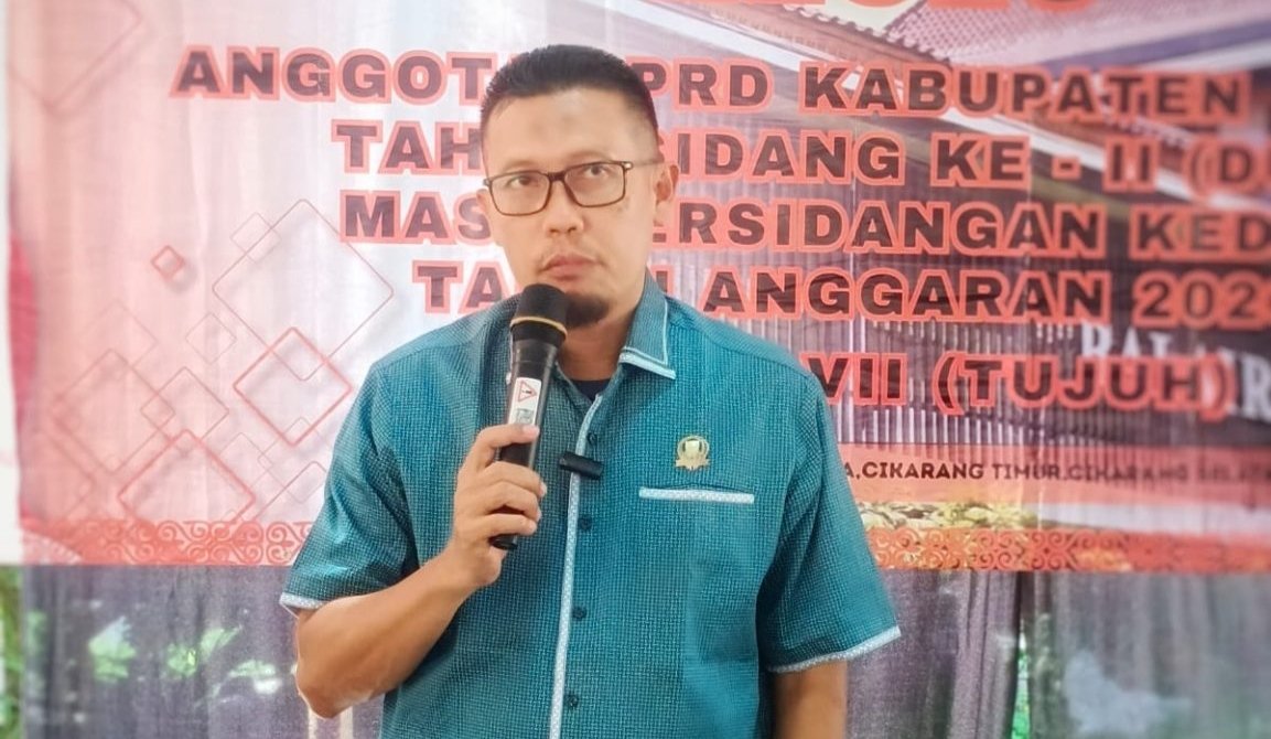 Anggota DPRD Kabupaten Bekasi Saeful Islam saat menggelar kegiatan reses bersama warga di Perumahan Puri Cikarang Hijau, Desa Karangasih, Cikarang Utara, Sabtu (2/5/2026).