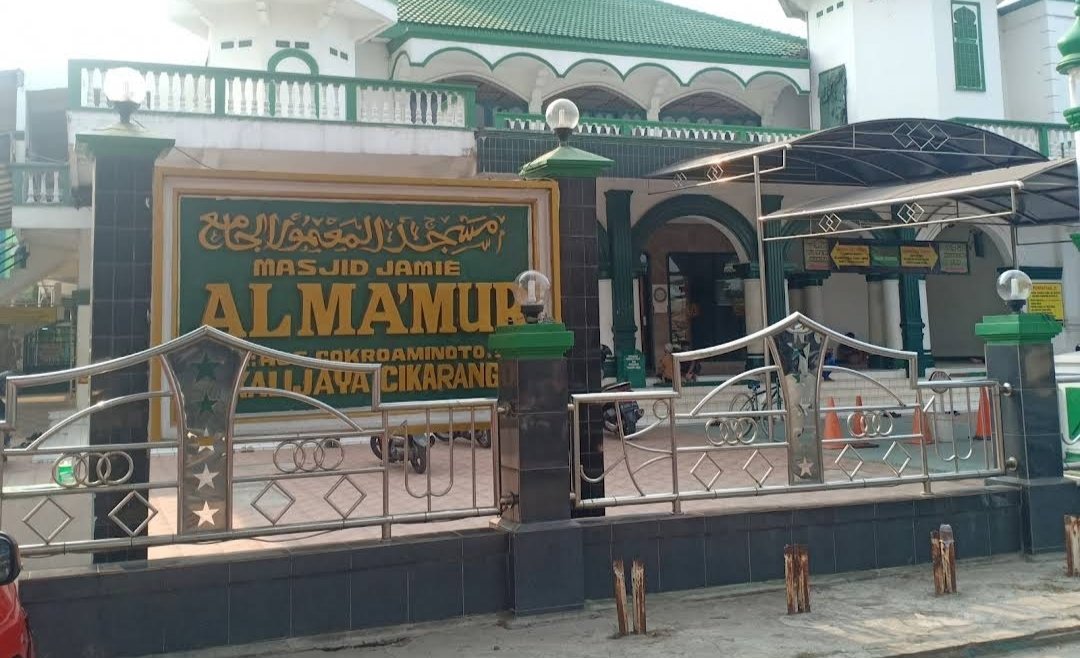 Ilustrasi pencurian motor di area parkiran masjid yang berhasil digagalkan warga di Cikarang Barat.