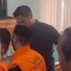 Ade Kuswara Kunang dan HM Kunang saat dihadirkan dalam kasus dugaan suap proyek di Kabupaten Bekasi.