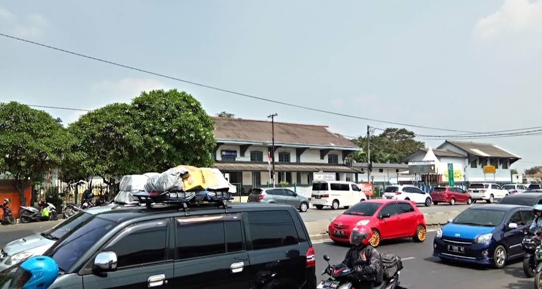 Perlintasan sebidang Lemahabang kembali diwacanakan dibangun underpass guna mengurangi kemacetan dan risiko kecelakaan di Kabupaten Bekasi.
