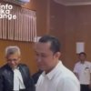 Suasana sidang kasus dugaan korupsi proyek di Kabupaten Bekasi yang menyeret Bupati Bekasi nonaktif Ade Kuswara Kunang dan ayahnya di PN Bandung.