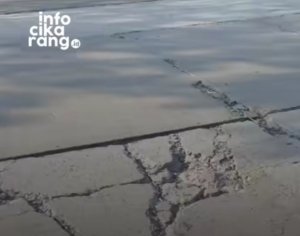 Kondisi lokasi kecelakaan di dekat PT Trusco Nakayama Indonesia yang diduga dipicu jalan berlubang, Selasa (12/5/2026).