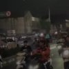 Ratusan Bobotoh melakukan konvoi kemenangan Persib Bandung di Jalan RE Martadinata, Cikarang Kota, usai laga melawan PSM Makassar.