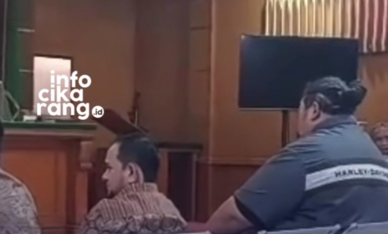 Persidangan kasus dugaan korupsi proyek di Pengadilan Negeri Bandung yang menghadirkan sejumlah saksi pada Senin (18/5/2026).