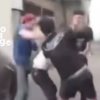 Situasi warga di kawasan Gang Kenanga Jarakosta, Cikarang Barat usai kabar dugaan pelaku curanmor diamankan, Jumat (22/5/2026).