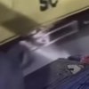 Tangkapan layar video kecelakaan maut yang melibatkan seorang pemotor dan truk kontainer di wilayah Cikarang Pusat, Sabtu (23/5/2026).