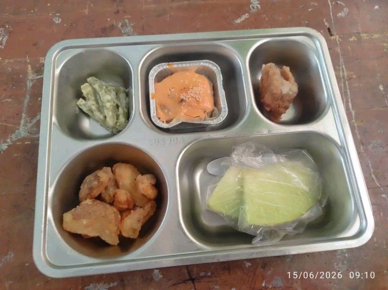 Puluhan Warga Turun ke Jalan di Cikarang, Sampaikan Dukungan untuk Program Makan Bergizi Gratis
