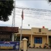 Petugas Polsek Setu membantu perempuan asal Pemalang yang diduga menjadi korban penipuan lowongan kerja setelah ditelantarkan di Bekasi tanpa bekal dan telepon genggam.
