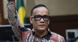 Mantan Wakil Menteri Ketenagakerjaan (Wamenaker) Immanuel Ebenezer Gerungan alias Noel divonis 4 tahun 6 bulan penjara oleh Pengadilan Tipikor Jakarta Pusat dalam perkara suap dan gratifikasi terkait pengurusan sertifikasi keselamatan dan kesehatan kerja (K3) di Kementerian Ketenagakerjaan.