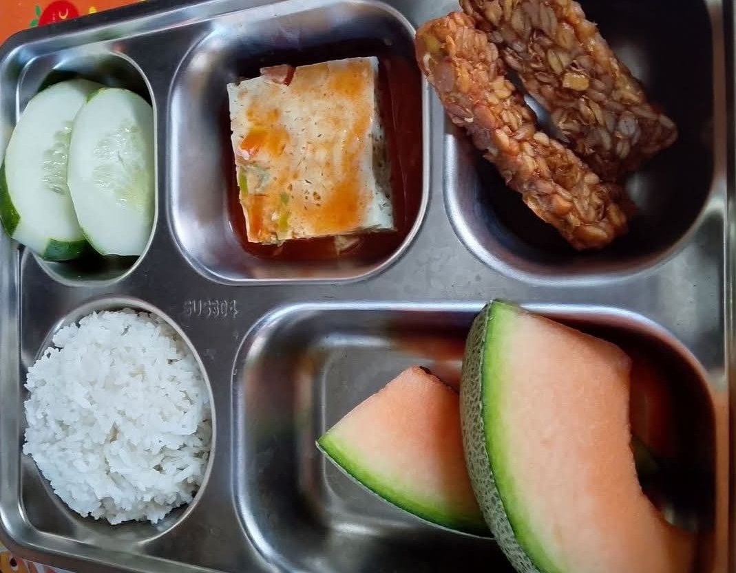 Kepala Kejaksaan Negeri Kabupaten Bekasi, Semeru, menegaskan komitmen Kejari dalam mengawasi pelaksanaan Program Makan Bergizi Gratis (MBG) agar berjalan transparan dan tepat sasaran.