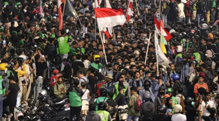 Mahasiswa dan Masyarakat Sipil Soroti Pembatasan Ruang Aspirasi dalam Aksi Menuju Indonesia Bangkrut di Bundaran HI