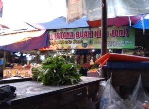 Kondisi Pasar Baru Cikarang, Kabupaten Bekasi, yang rencananya akan ditata ulang melalui program revitalisasi pada 2027. (Ilustrasi)