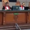 Sidang kasus dugaan ijon proyek Bekasi kembali mengungkap fakta baru terkait aliran dana Rp8,5 miliar dari kontraktor kepada Bupati Bekasi nonaktif Ade Kuswara Kunang yang kini menjadi sorotan majelis hakim.
