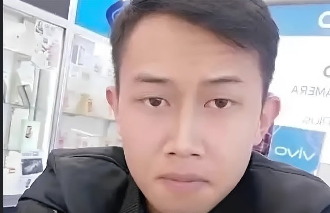 Taufik Hidayat, terduga pelaku penyekapan dan penganiayaan terhadap seorang perempuan di Bandung. Kesaksian mantan pacar yang menghubungi keluarga korban mengungkap sisi lain kepribadian pelaku.