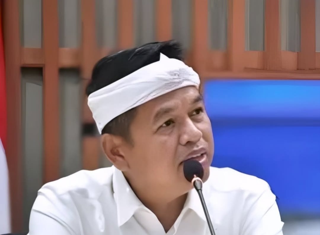 Gubernur Jawa Barat Dedi Mulyadi saat memberikan keterangan terkait kasus penyekapan dan penganiayaan yang terjadi di Kabupaten Bandung.