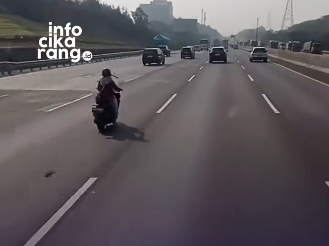 Ilustrasi kendaraan melintas di Jalan Tol Jakarta–Cikampek. Aksi pengendara motor yang masuk ke jalur tol kembali viral dan menuai berbagai reaksi warganet di media sosial.