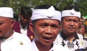 Ilustrasi Bupati Purwakarta Saepul Bahri Binzein. Lagu ciptaannya menjadi sorotan publik karena liriknya dinilai kontroversial dan menuai kritik dari berbagai pihak.
