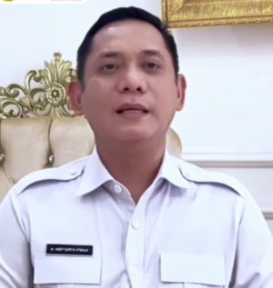Plt Bupati Bekasi Asep Surya Atmaja menegaskan PPPK yang terpilih sebagai anggota BPD wajib memilih salah satu jabatan sebelum pelantikan sesuai ketentuan peraturan perundang-undangan.