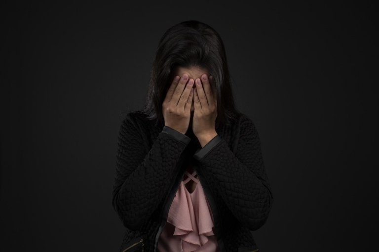 Ilustrasi kekerasan dalam hubungan. Seorang perempuan di Cikarang mengaku disekap dan dianiaya kekasihnya selama sepekan hingga nekat melarikan diri melalui jendela kontrakan.