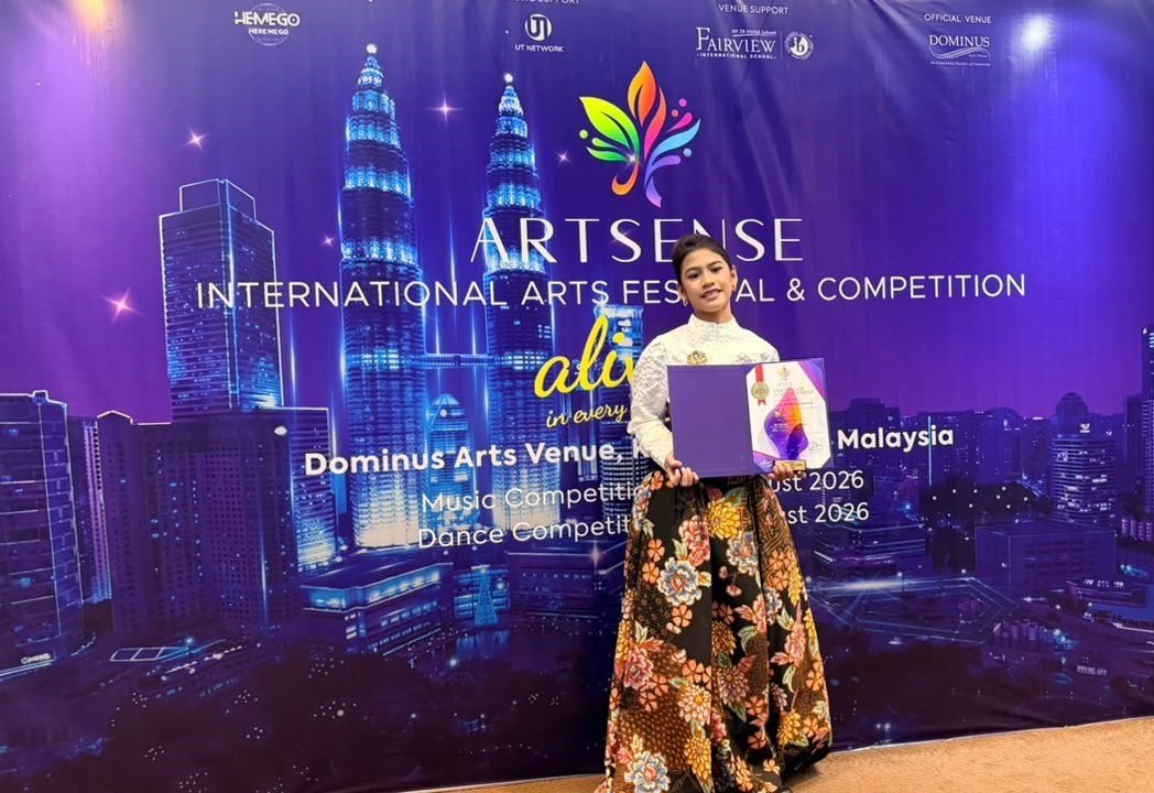 Firyal saat menunjukkan kemampuannya di ajang internasional. Prestasinya menjadi kebanggaan sekaligus motivasi bagi generasi muda Indonesia untuk terus mengembangkan bakat sejak dini.