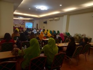 FKUB Kabupaten Bekasi menggelar Focus Group Discussion bersama tokoh perempuan lintas agama dan organisasi kemasyarakatan di Hotel Grand Cikarang Jababeka, Rabu (19/8/2026).