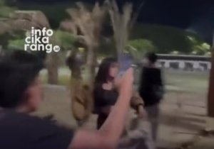 Sejumlah pemuda terlihat berada di kawasan Alun-Alun Rangkasbitung saat aksi pengejaran yang kemudian berujung keributan pada Minggu malam.