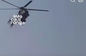 Helikopter terlihat melintas di kawasan Lippo Cikarang, Cikarang, Kabupaten Bekasi, pada Selasa (11/8/2026), saat agenda kunjungan Presiden Prabowo Subianto ke fasilitas ALVA di Cikarang.