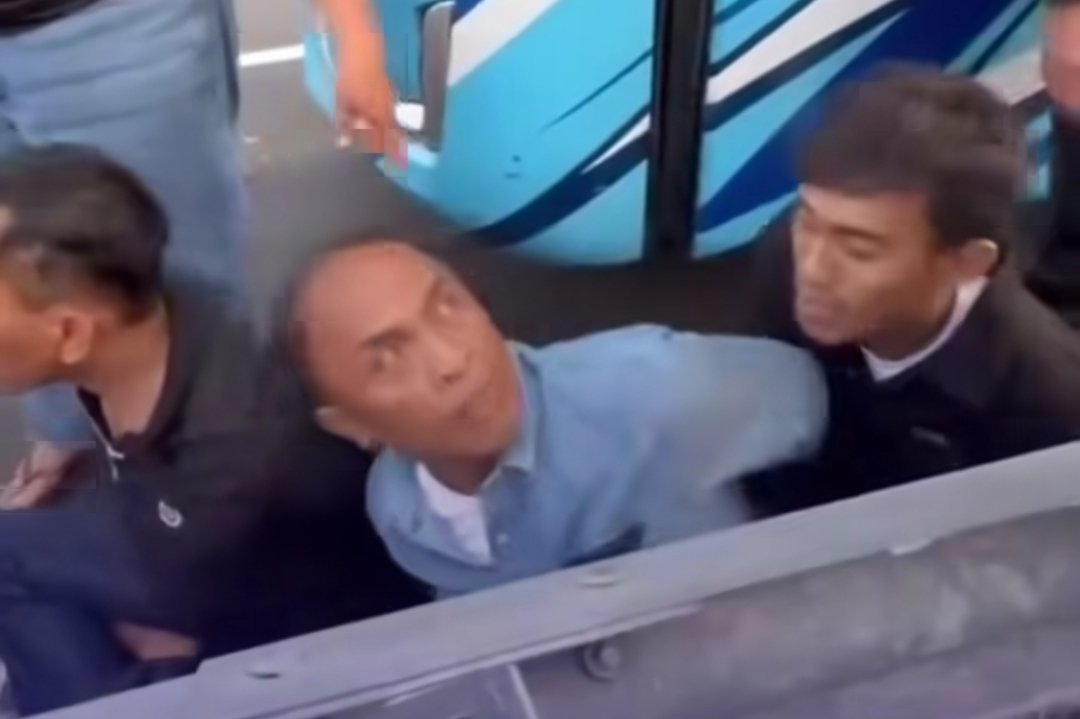 Ilustrasi aksi perampokan terhadap nasabah bank. Polisi meringkus enam orang yang diduga tergabung dalam komplotan spesialis menyasar nasabah setelah mengambil uang tunai.