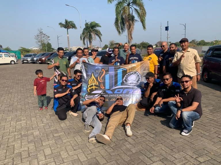 Anggota XONIC saat mengikuti kopdar wilayah Jabodetabek di Kafe Kisah Kopi Nusantara, Bekasi, Minggu (6/9/2026).
