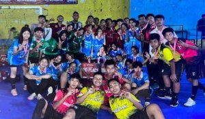 Caption Foto: Bhagasasi Futsal U16 Putra dan Putri berhasil meraih Juara 3 Liga AAFI Kabupaten Bekasi 2026 pada Grand Final di GOR Grand Wisata, Tambun.